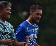 Teka-teki Masa Depan Omid Nazari di Persib Bandung, Bertahan atau Hengkang?