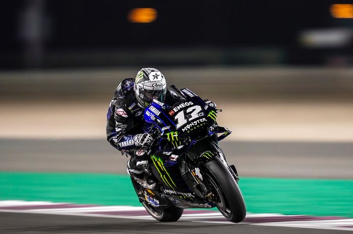 Pembalap Monster Energy Yamaha, Maverick Vinales, saat tampil dalam sesi tes pramusim MotoGP 2019 yang berlangsung di Sirkuit Losail, Qatar, Senin (25/2/2019).