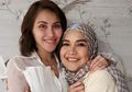 Buket Uang Diterimanya dari Ayah Rozak dan Syifa, Ibu Ayu Ting Ting Bilang Begini Saat Terima Kado Bunga Anggrek dari Ivan Gunawan