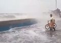 Pekalongan Kembali Dihantam Banjir Rob, Marabahaya Banjir Rob yang Tak Kunjung Usai: Lingkaran Setan Pemanasan Global dan Dampak Psikologis pada Warga yang Terdampak