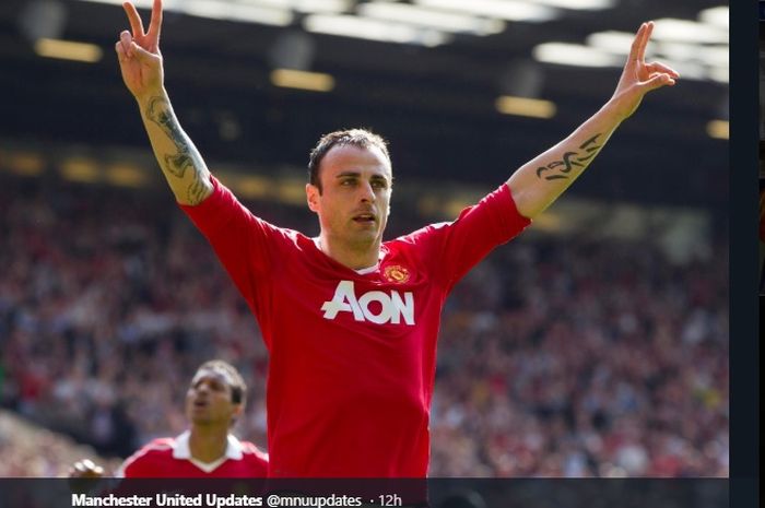 Dimitar Berbatov melakukan selebrasi saat membela Manchester United.