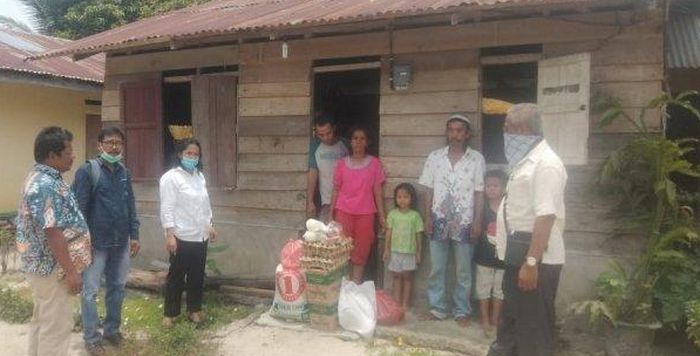 Satu keluarga ini dikucilkan karena dituduh membawa Covid-19.