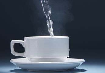 Biasakan Minum Air Putih Hangat Setiap Hari, Hal Baik ini Akan Terjadi Pada Tubuh Dalam Seminggu!