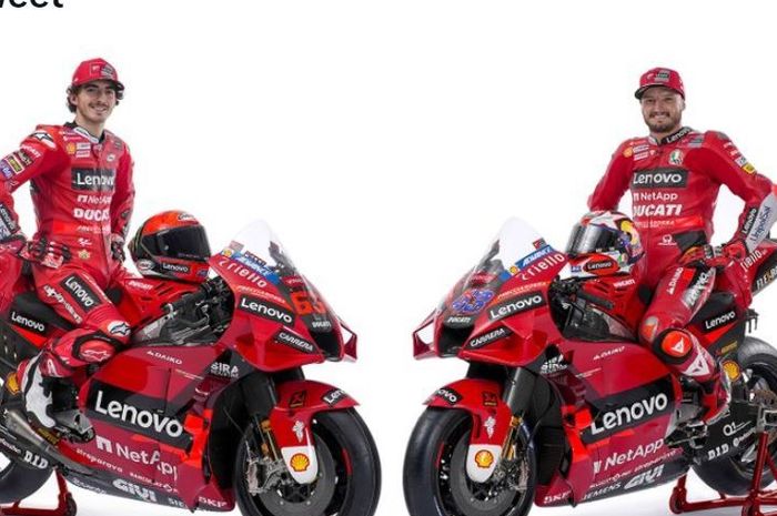 Dua pembalap Ducati, Francesco Bagnaia (kiri) dan Jack Miller (kanan) saat meluncurkan livery untuk MotoGP 2022