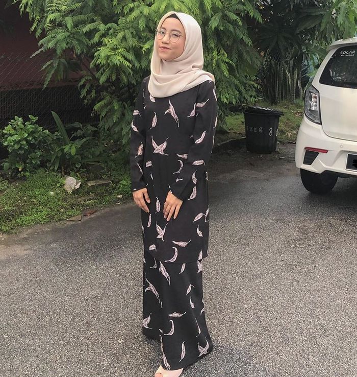 Anggun Dengan Balutan Hijab Siapa Sangka Gadis Cantik Ini Berprofesi