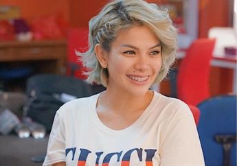Ditemani Penata Rambut, Begini Penampilan Nikita Mirzani Usai Melahirkan