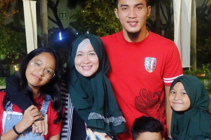Keluarga Okie Agustina