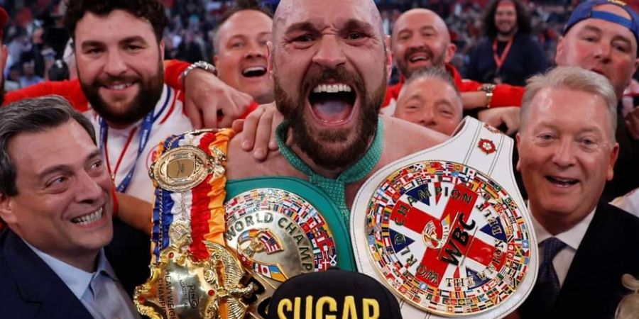 Ketimbang Bentrok Mahmoud Charr, Tyson Fury Mending Diam di Rumah Saja