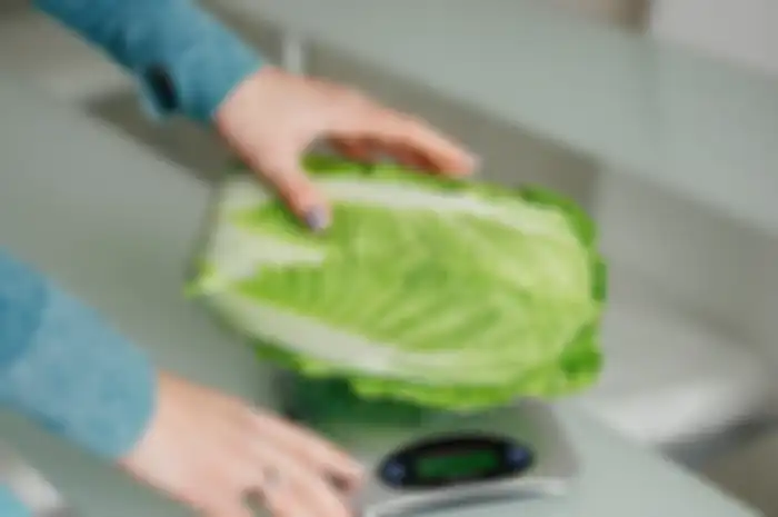 Seperti kebanyakan jenis sayuran lainnya, sawi putih adalah bahan makanan rendah kalori yang padat akan nutrisi.