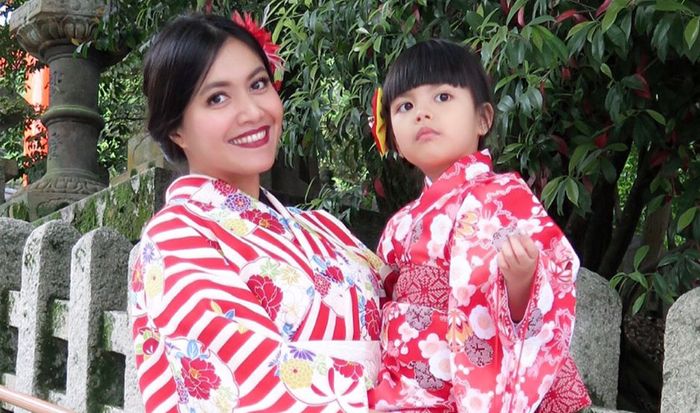 Denada Tambunan dan Shakira Aurum. 