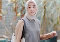 Tanpa Pakai Bikini Seksi, Natasha Rizky Tampil Modis Pakai Baju Renang Syar'i yang Curi Perhatian!