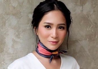 Sempat Heboh Isu Pindah Keyakinan, Bunga Zainal Tampil Cantik Santun dalam Balutan Hijab di Sesi Pemotretan