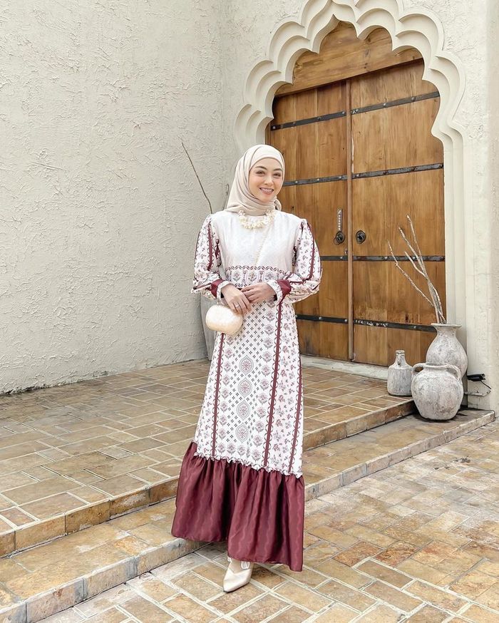 Inspirasi Model Gamis Terbaru untuk Lebaran 2023 dari Selebgram Stylo