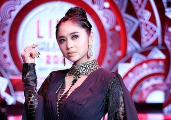 Kaya Raya dan Dipuja, Dewi Perssik Gusar Kulit Hitamnya Disinggung Lagi: Gue Dulu Jualan Sandal, Puas Kau Ya