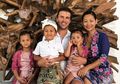 Jauh dari Kabar Miring Pasca Nikahi Bule Australia, Momen Indah Kalalo dan Sang Suami Patut Dicontek Agar Rumah Tangga Tetap Harmonis, Bagaimana Caranya?