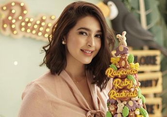 Bikin Iri Ibu-ibu Lain! Kini Jadi Ibu Berumur 33, Nabila Syakieb Cocok Lakukan Sesi Foto Bertema 17 Tahun