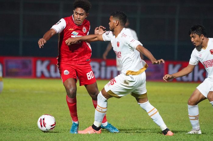 Pemain Persija Jakarta Braif Fatari,  di laga lawan PSM Makassar di Piala Menpora 2021, di Stadion Kanjuruhan, Malang, Jawa Timur, pada Senin (22/3/2021)