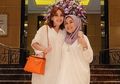 Sempat Diledek Netizen Bak Toko Emas Berjalan, Umi Kalsum Kali Ini Pakai 2 Tas Branded Sekaligus dengan Total Harga Puluhan Juta, Begini Penampilannya