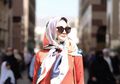 Pakai Kaftan, Intip Gaya Luna Maya Berhijab Sambil Tenteng Tas Totebag Harga Belasan Juta Rupiah