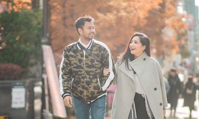 Jadi Penggemar Berat Raffi Ahmad dan Nagita Slavina, Emak-emak Ini