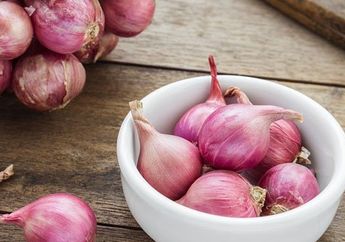 Coba Gosokkan Bawang Merah Mentah Di Punggung Tangan, Hal Mengejutkan ini Bisa Terjadi dalam Seketika