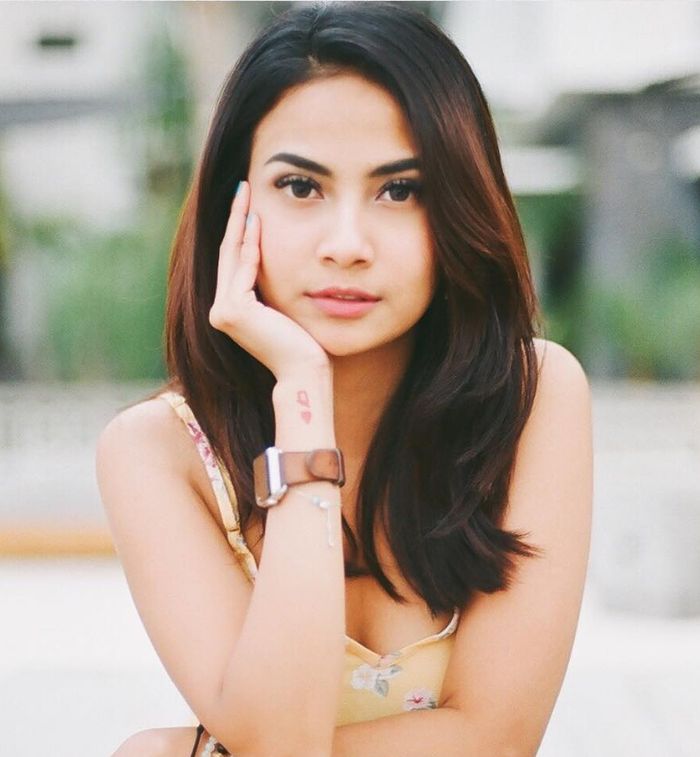 Transformasi Gaya  Rambut  Vanessa  Angel dari Panjang Natural Hingga Potongan Pendek  Seksi Semua 