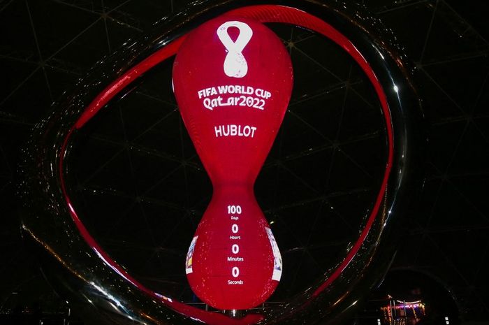 Monumen jam hitung mundur Piala Dunia 2022 di Qatar (12/8/2022).