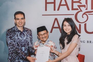 Maudy Ayunda dan eyang Habibie
