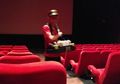 Viral Curhatan Remaja Penjual Snack di Dalam Bioskop Tentang Pekerjaannya