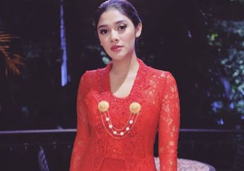 Anggun & Ayu, Begini 4 Gaya Naysilla Mirdad dengan Kebaya Modern!