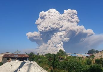 Erupsi Gunung Sinabung Tinggi Kolom Abu 5.000 KM, Awas Bikin Baret Bodi Mobil