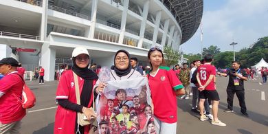 Suka dengan Nathan Tjoe-A-On, 3 Fans Wanita Ini Rela Tempuh Perjalanan 7 Jam demi Timnas Indonesia