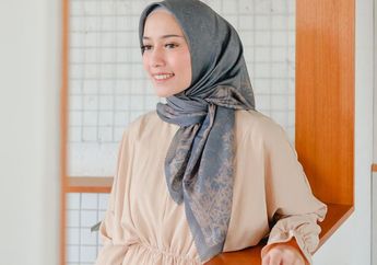 5 Ide Gaya Hijab Segi Empat Anti Boring Buat Lebaran. Makin Modis!