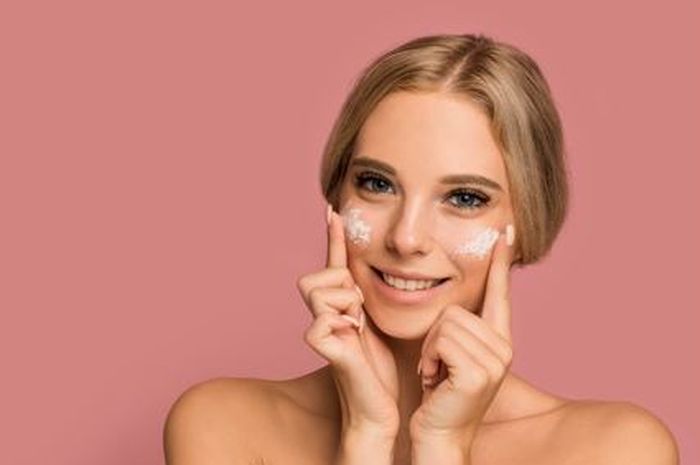 Battle Moisturizer Viral, Somethinc Ceramic Skin Savior VS Dear Me Skin Barrier Water Cream