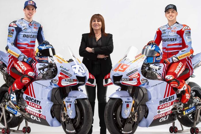 Alex Marquez (kanan) dan Fabio Di Giannantonio saat peluncuran livery baru Gresini Racing untuk MotoGP 2023, Sabtu (21/1/2023)