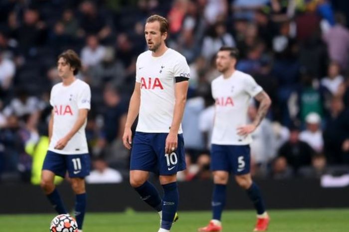 Ekspresi penyerang Tottenham Hotspur, Harry Kane, usai laga kontra Chelsea pada Minggu (19/9/2021) malam WIB.