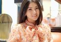 Muka Bengkak Sebelah, Sarwendah Justru Pede Tampil Bak ABG Pakai Rok Plisket yang Modis Abis!