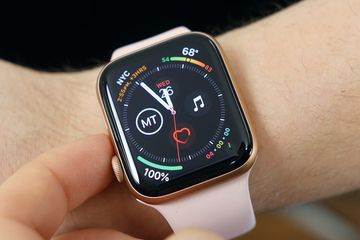 perbedaan apple watch 1 dan 2