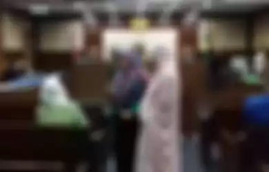 Cici Tegal ketika berada di Pengadilan Negeri Tindak Pidana Korupsi, Jakarta.