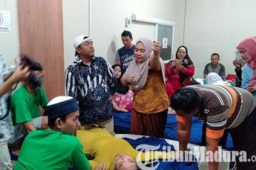 Tempat pengobatan alternatif ala Ningsih Tinampi disidak (inpeksi mendadak) IDI dan lintas dinas se-Jawa Timur.