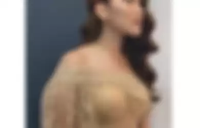  Penampilan seksi Ayu Ting Ting pakai gaun tembus pandang alias transparan yang jadi sorotan para netizen di media soisal