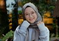 Makin Kece dengan 6 Outfit Stripes untuk Hijabers Ala Nissa Sabyan