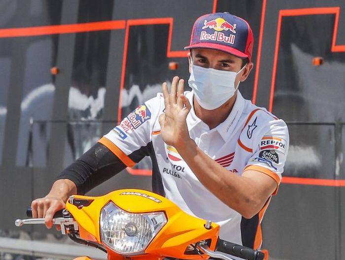 Pembalap Repsol Honda, Marc Marquez saat tiba di Sirkuit Jerez untuk seri MotoGP Andalusia 2020