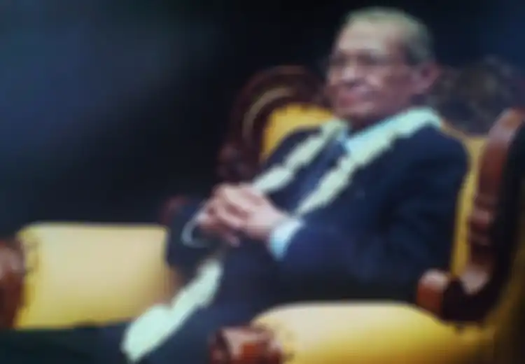 Puluhan Tahun Melawan Negara, Hasan Tiro Pemberontak atau Pahlawan?