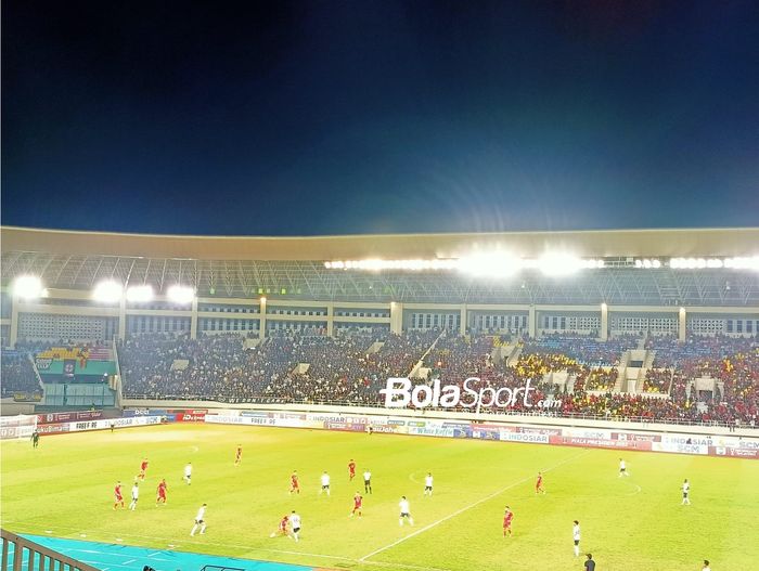 Suasana pertandingan Persis Solo Vs Persita Tangerang di Stadion Manahan, dalam laga grup A Piala Presiden 2022, Senin (27/6/2022).