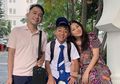 Pamer Foto Bareng Suami dan Anak Angkat, Sarwendah Tampil Simpel Pakai Tas Mewah yang Bikin Salfok