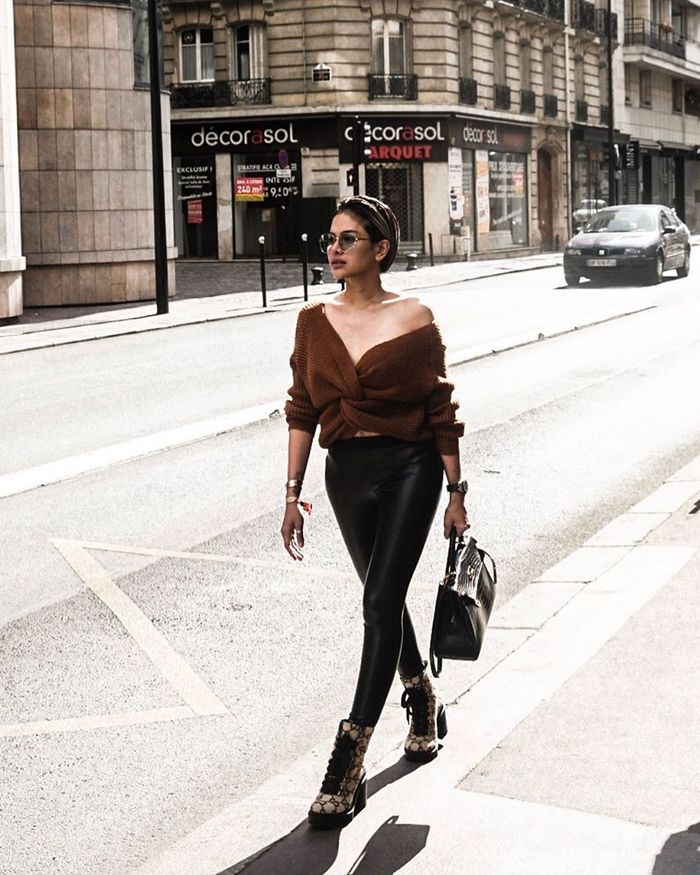 Nikita Mirzani saat tenteng tas mewah di Paris