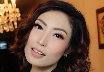 Intip Cantiknya Bumil Ayu Dewi dalam Balutan Baju Adat Bodo Khas Sulawesi Selatan
