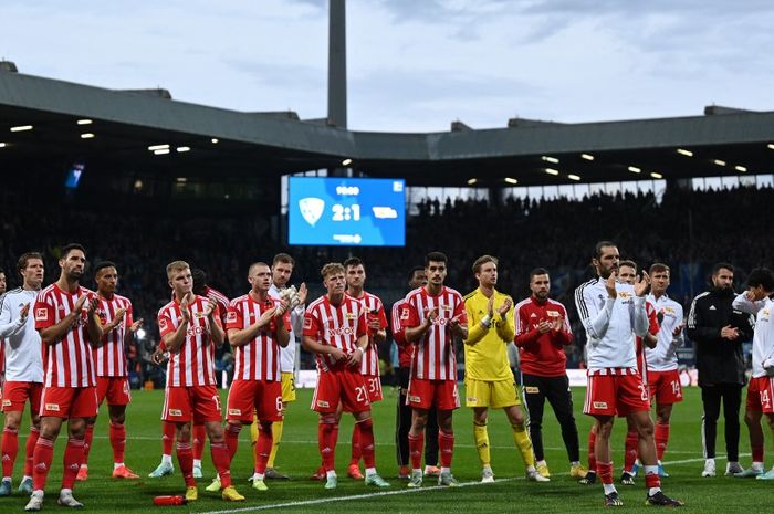 Para pemain Union Berlin setelah kekalahan dari Bochum dalam lanjutan Bundesliga pekan ke-11 (23/10/2022).