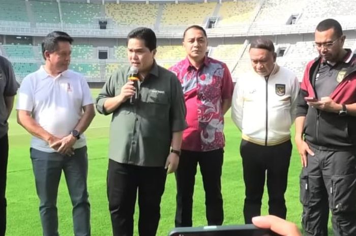 Ketum PSSI, Erick Thohir mengumumkan harga tiket timnas Indonesia Vs Palestina i Stadion Gelora Bung Tomo, Surabaya, pada Selasa (6/6/2023).